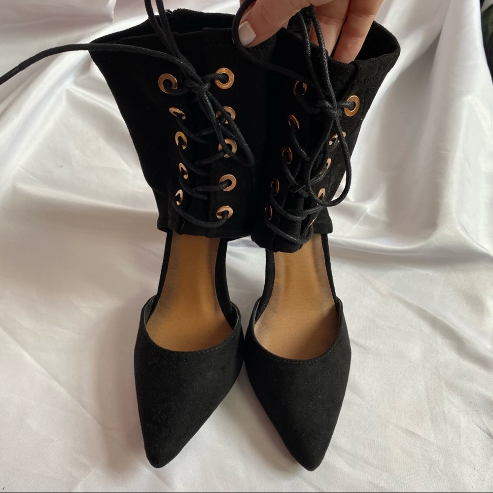 Anne Michelle Lace Up Front Heels, size 9/39